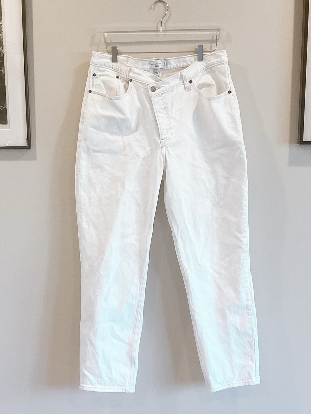 Abercrombie & Fitch Curve Love The Dad High Rise  Cream Jeans Size 32 | 14
